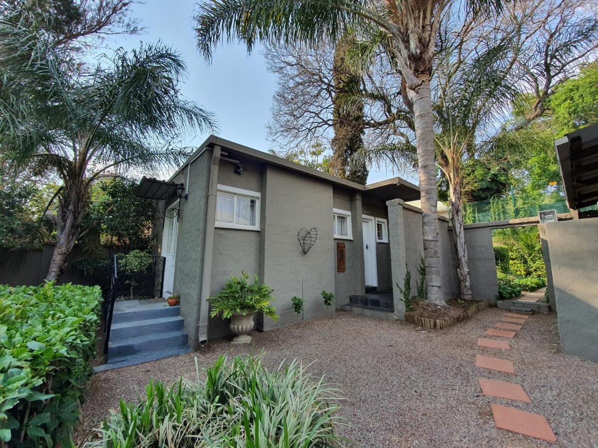 Waterhouse Guest Lodge In Muckleneuk Pretoria-Noord Dış mekan fotoğraf